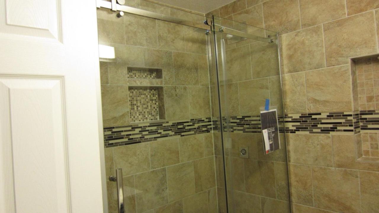 Modern/Retro Condo Highpoint エクステリア 写真